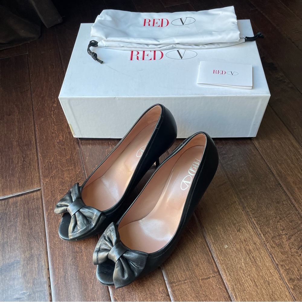 RED Valentino Black Heels with Elegant Bow Detail 38EU(7.5M)
